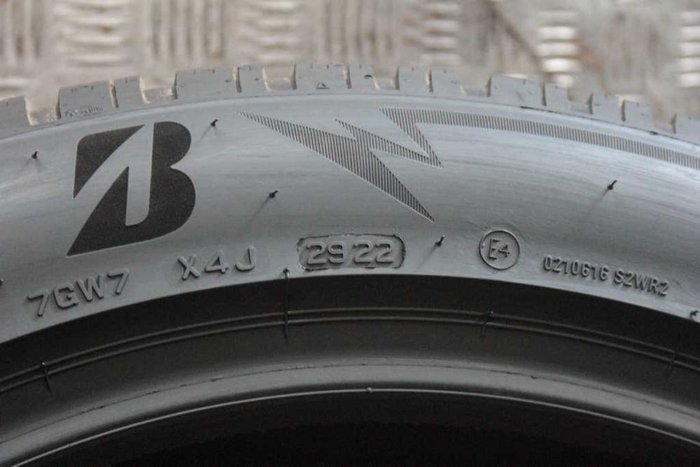 285/45/21 Bridgestone Blizzak LM005 285/45 R21 113 W XL 2022r