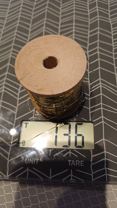 Fio dourado metalico para bordar ou decoração