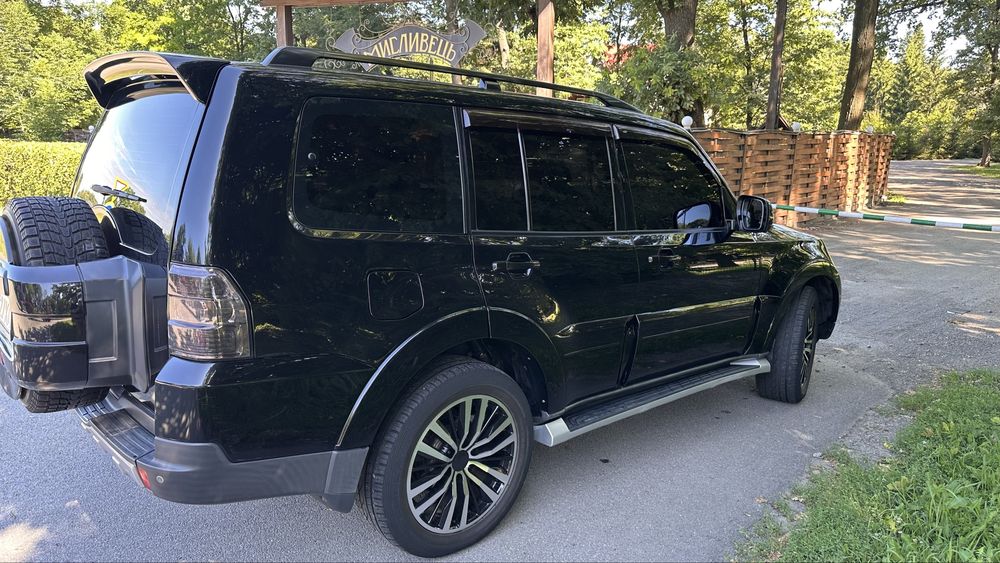 Mitsubishi Pajero 4