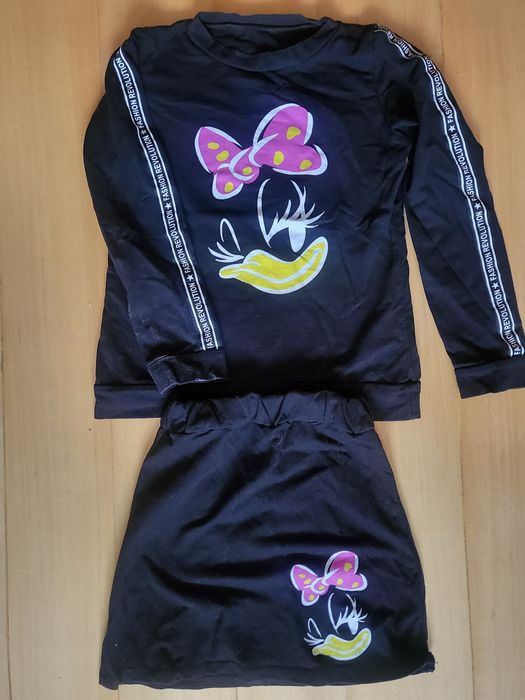 Bluza i spódniczka dresowe dla dziewczynki r. 134-140