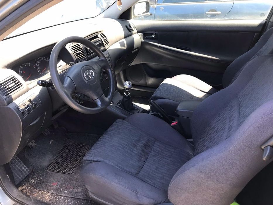 Toyota Corolla E12 2.0 D-4D 3P 2002 - Para Peças
