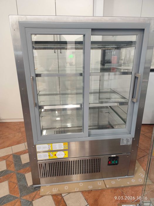 Witryna chłodnicza Bolarus model Vertika C 900