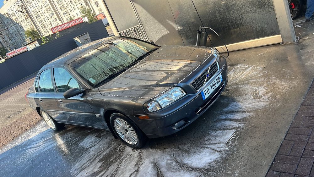 Машина Volvo s80