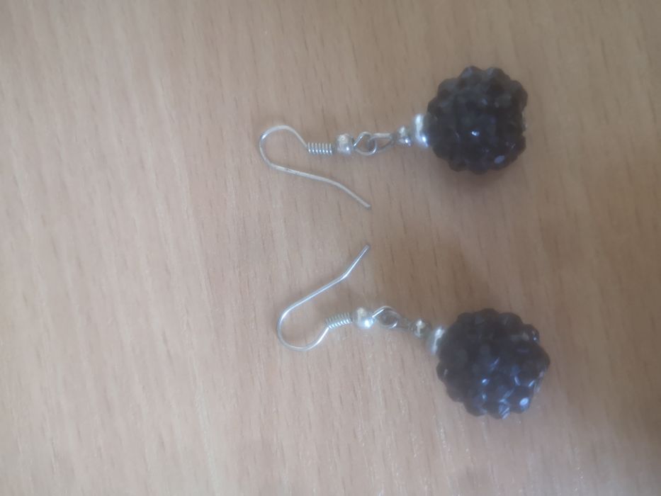 Kolczyki kule czarne