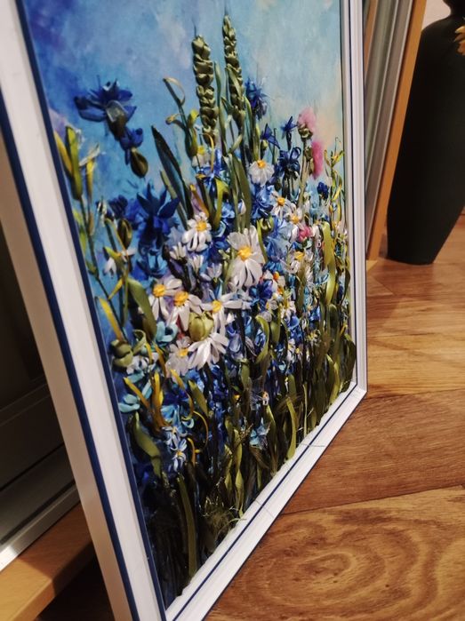 Картина лентами.