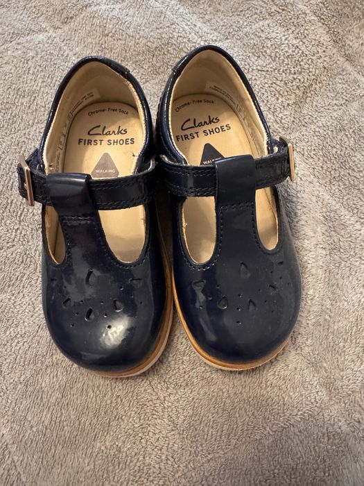 Продам туфлі clarks 21/22