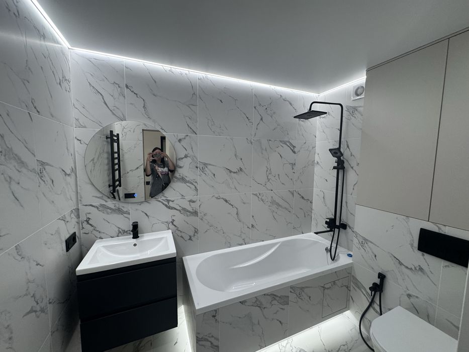 Здається 2 кімнатна в центрі міста .