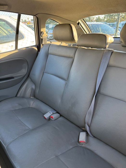 Kia Rio 2002 *poucos km*