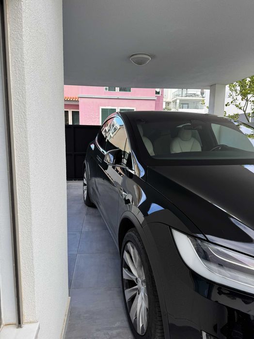 Tesla Model X dual Motor longe range
