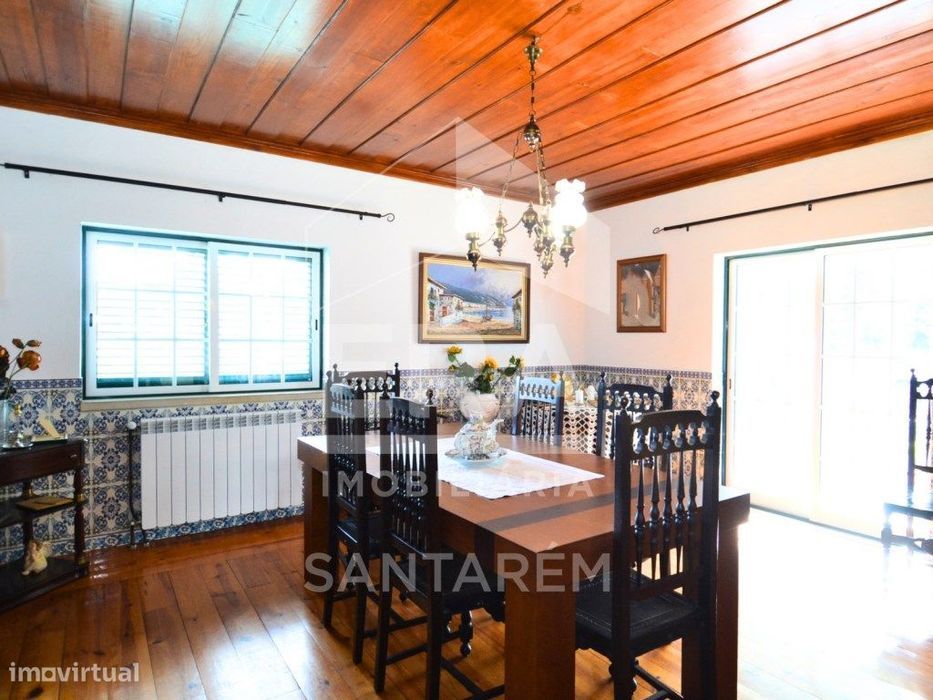 Quinta com 5,8 hectares, em Santarém
