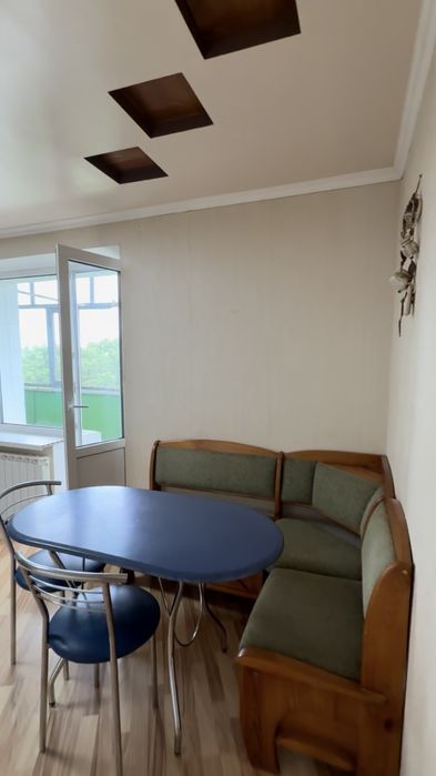 2-кімнатна квартира 64 м² на Половках. Ремонт, велика кухня