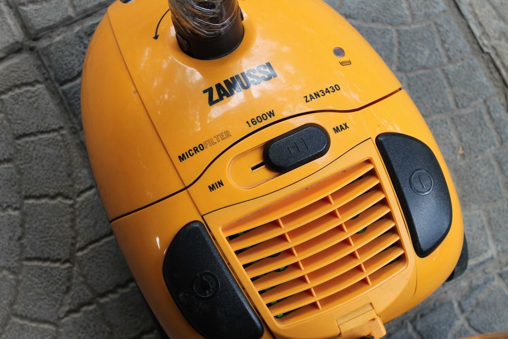 пылесос занусси 1600w