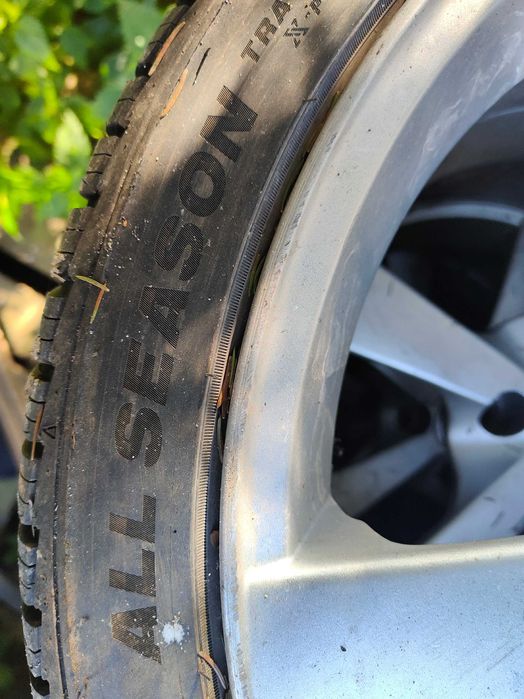 Opony 205 40 R 17 z alufelgami-tylko 8000 km przejechane.