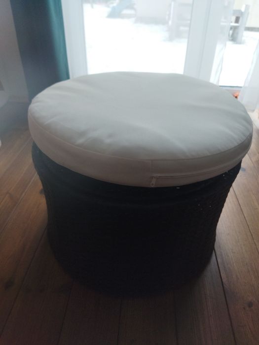 Stolik/pufa brązowa rattanowa