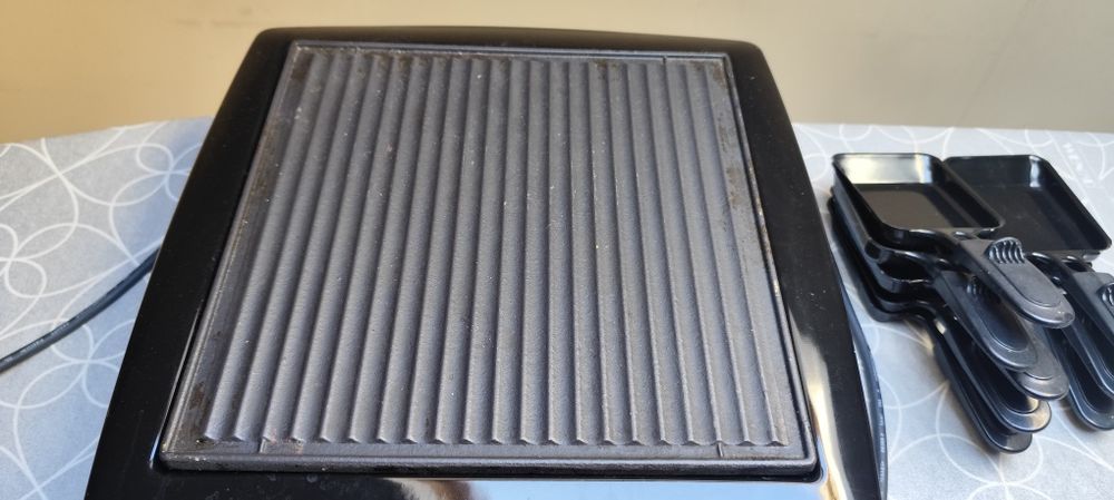 Sprzedam grill elektryczny raclette AEG z 8 łopatkami