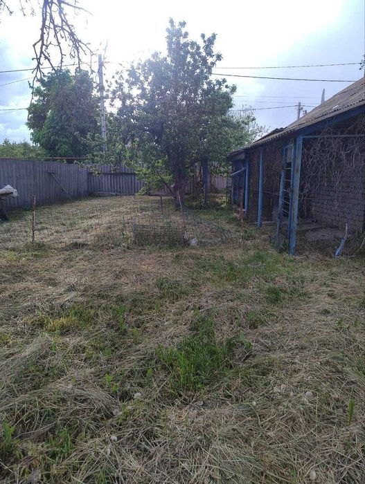 Продам кирпичный дом 108м2, земельный участок 25 соток г.Мерефа SM