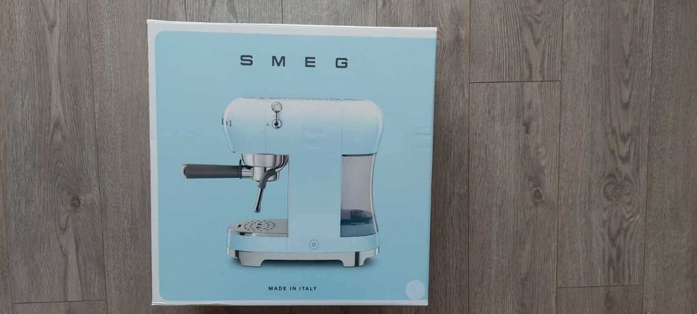 Ekspres ciśnieniowy ECF02WHEU (kolor biały), nowy, okazja!