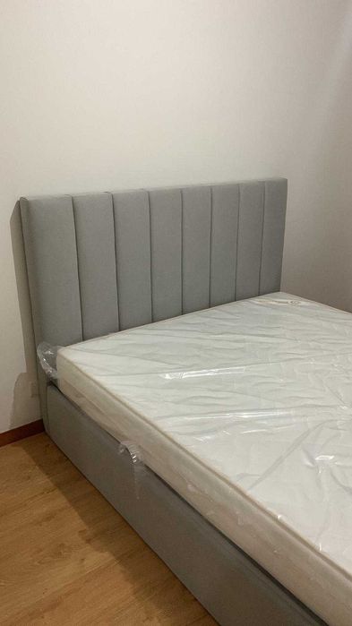 Cama de casal 160x200cm cinza