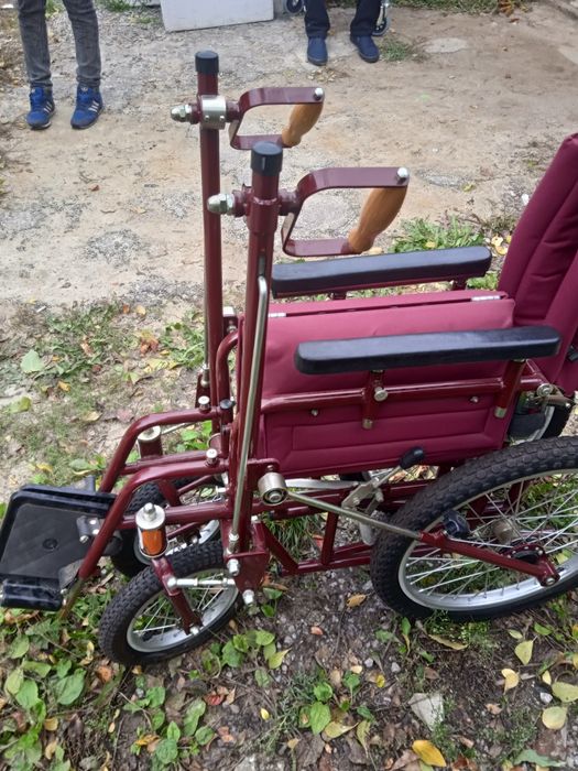 Инвалидное кресло