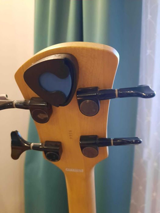 gitara basowa Spector  4 i akcesoria
