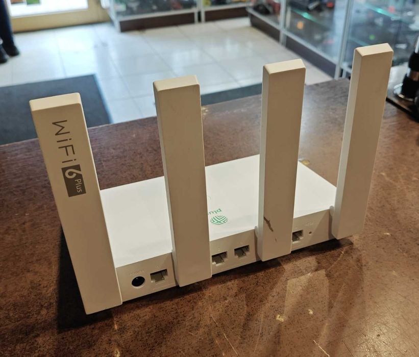 Router BROVI H352-381/Huawei WiFi(WS7100 V2)/Switching PowerS190126D1D