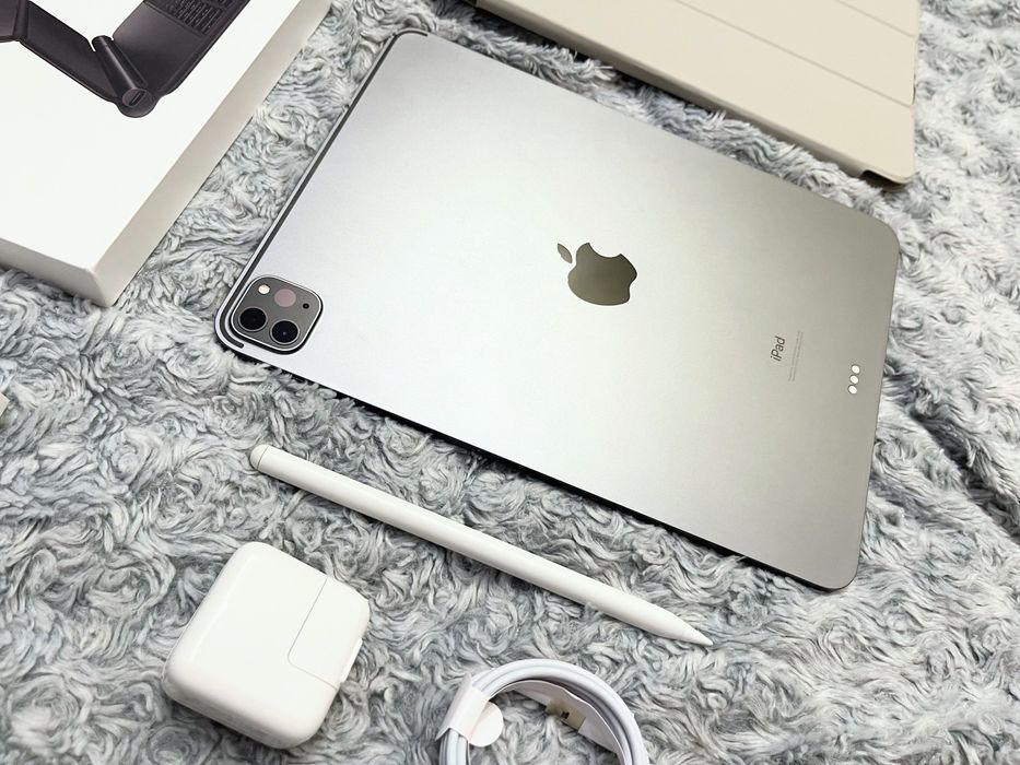 IPad Pro 11’ (2 gen) 256 gb, LTE + чехол, как новый! А2230