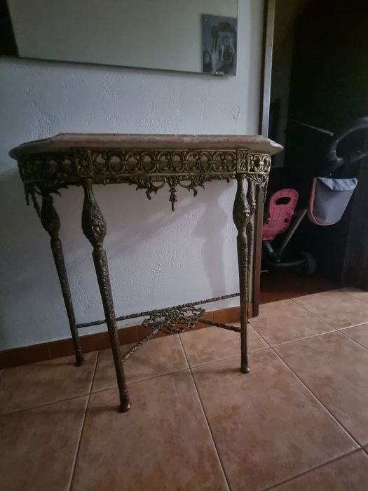 Consola com pedra mármore