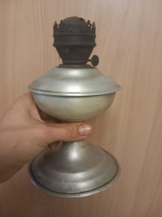 Продам керосинову лампу