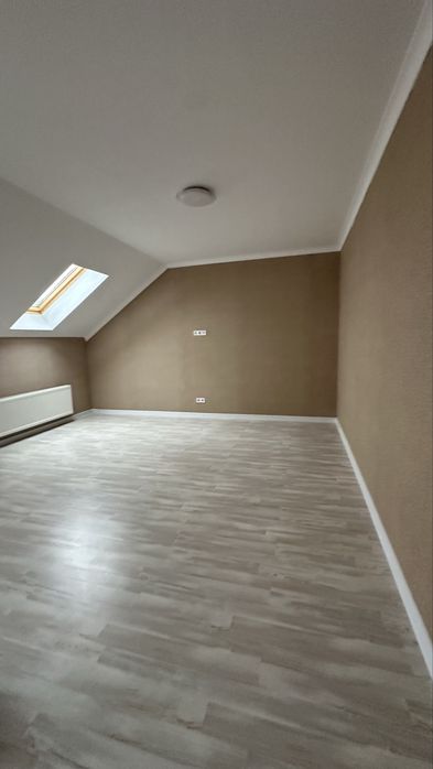 Таунхаус біля центрального парку! Парковка з накриттям!