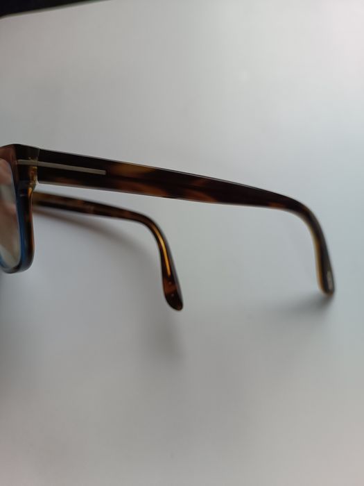 Óculos Tom Ford com lentes progressivas - perto e longe