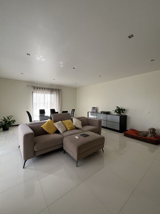 Apartamento T2 | Almeirim | Condominio Privado (Piscina e Garagem)