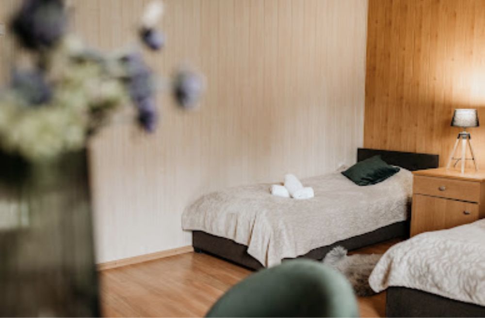Zwolnil sie apartament na majowkę Noclegi z widokiem na jezioro w Bieszczadach, w gorach nad jeziorem Jacuzzi sauna