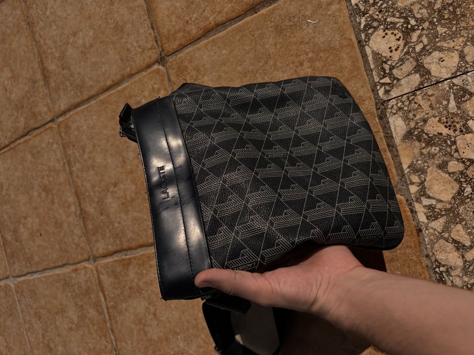 Bolsa Lacoste em Otimo estado
