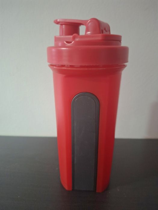 Shaker de 700 ml com iman para tlml