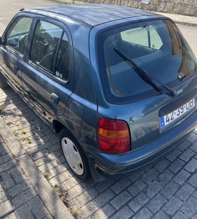 Nissan micra com 180.000km