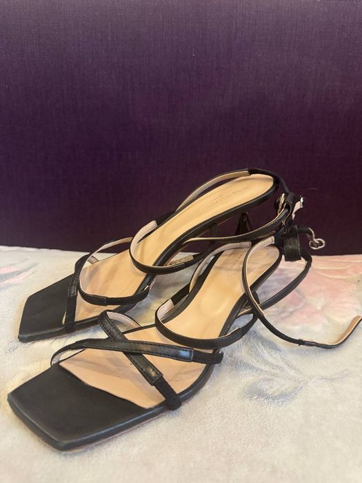 Босоніжки  на підборах SCAROSSO made in Italy