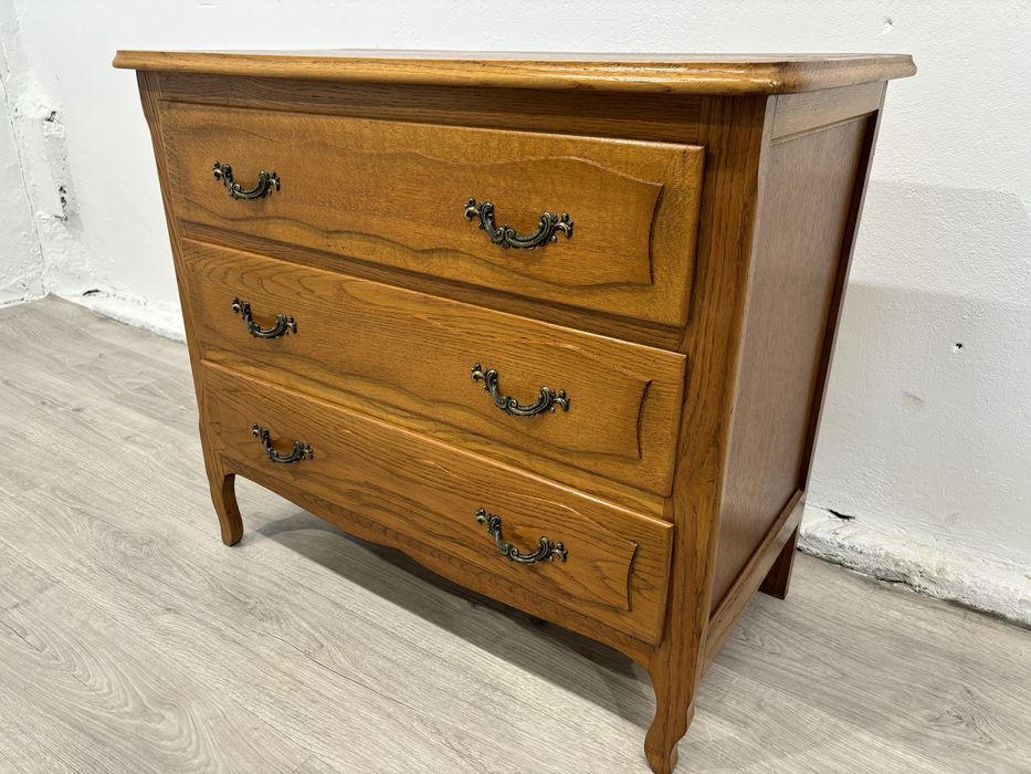 Jasna dębowa komda z szufladami