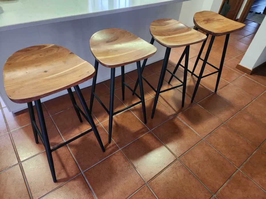 Banco Bar 4 peças/ wood bar stool