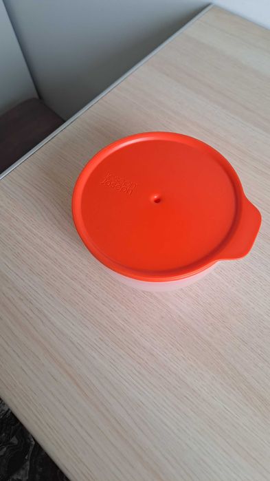 nowy pojemnik do mikrofali