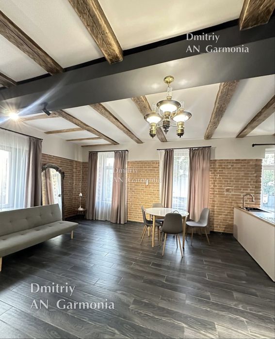 2-К Стадион , Студия