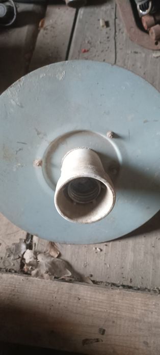 Уличный фонарь или теплица