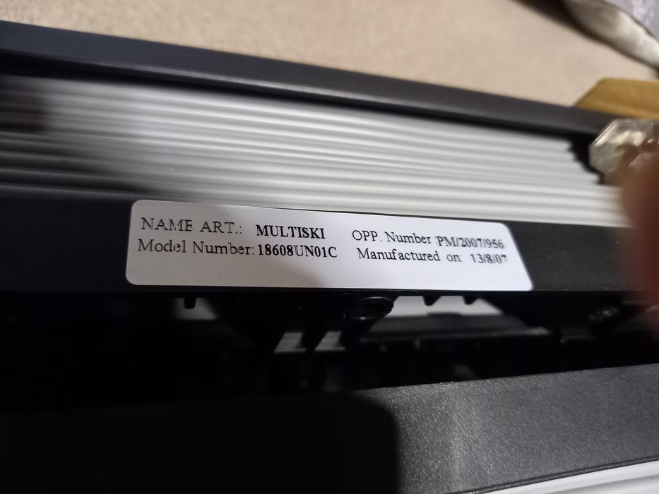 Uchwyt na narty do auta