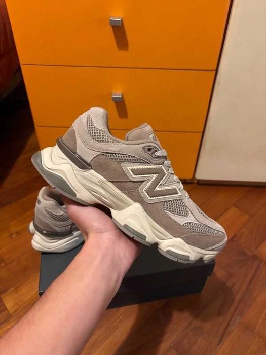 Oryginalne męskie buty New Balance 9060ERC R.44