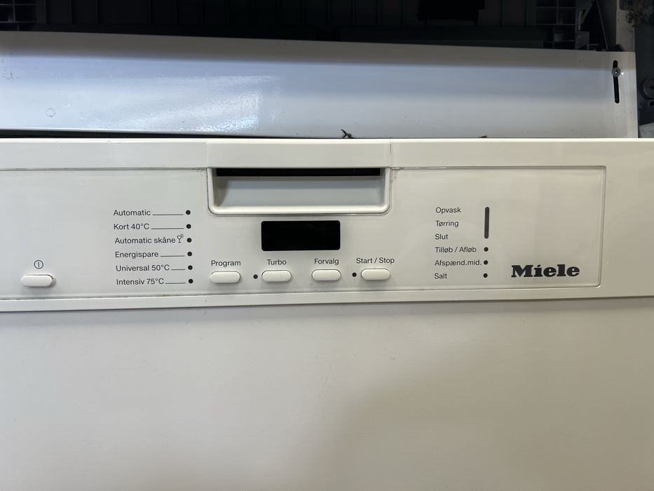 Посудомийна машина Miele 16 комплектів