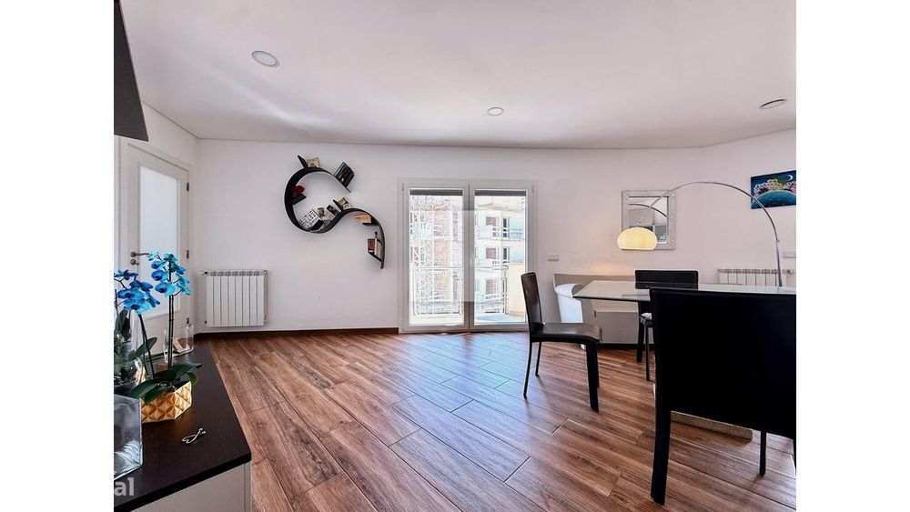 Apartamento T3 c/ Garagem Dupla