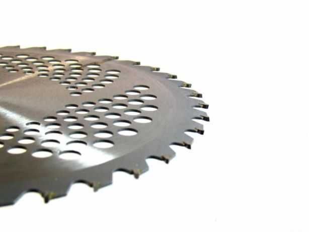 Нож 40-зубый с победитовыми напайками для мотокос и газонокосилок