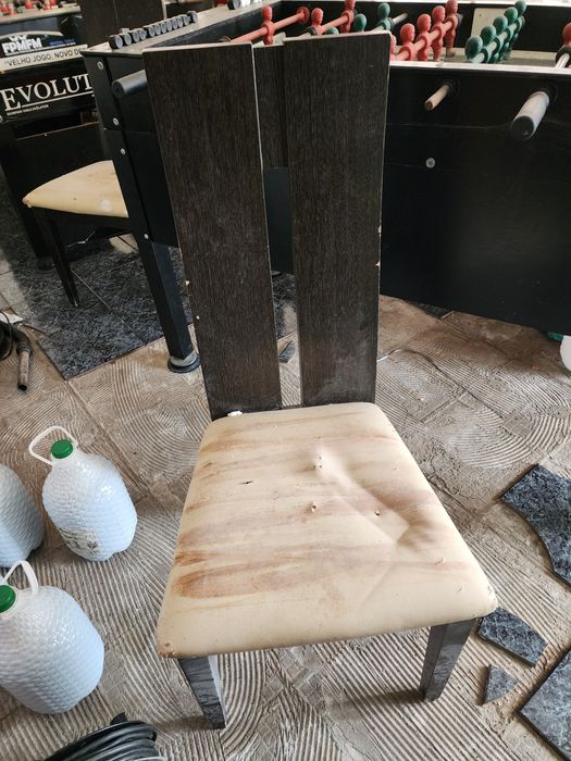 2 cadeiras de cozinha ou sala
