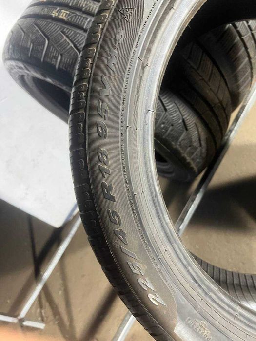 Без передоплати! Шини зима Б/В 225 45 18  Pirelli RNF арт. 5209