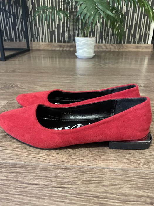 Червоні балетки 37р.