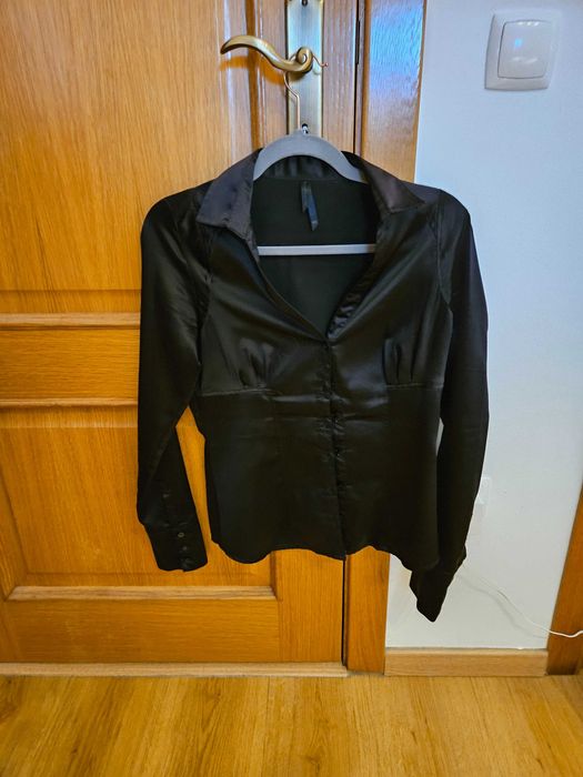 Camisa acetinada S Stradivarius